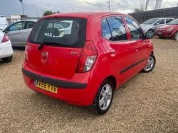 Red Used 2009 Hyundai i10 Comfort Hatchback | £1,999 (Fair price)