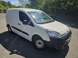 White Used 2018 Citroën Berlingo | £6,395 (Good price)