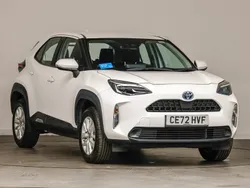 White Used 2022 Toyota Yaris Hybrid Estate | £19,998 (Fair price)