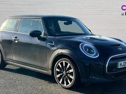 Blue/black Used 2021 Mini Cooper S Level 3 Hatchback | £14,599 (Fair price)