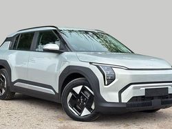 New 2025 Kia EV3 Air SUV | £32,405 (Fair price)