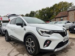 White Used 2023 Renault Captur Techno SUV | £17,495 (Fair price)