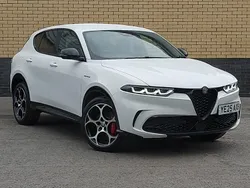 Special solid banchise white New 2025 Alfa Romeo Tonale Veloce SUV | £30,998 (Fair price)