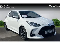 White Used 2022 Toyota Yaris Hybrid Design Hatchback | £15,889 (Fair price)