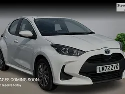 White Used 2022 Toyota Yaris Hybrid Hatchback | £16,081 (Good price)