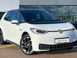 Glacier white metallic black Used 2022 VW ID.3 Pro Hatchback | £19,891 (Expensive)