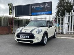 White Used 2019 Mini Cooper S Classic Hatchback | £10,250 (Super price)