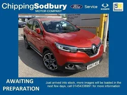 Flame red Used 2017 Renault Kadjar Dynamique SUV | £10,795 (A bit pricey)