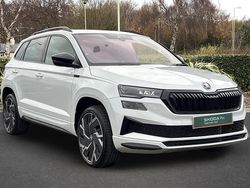 Moon white metallic Used 2025 Skoda Karoq SportLine SUV | £30,000 (Fair price)