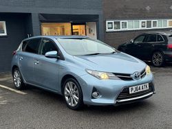 Blue Used 2014 Toyota Auris Hatchback | £10,595 (Fair price)