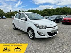 White Used 2014 Hyundai i20 Active Hatchback | £3,995 (Super price)