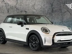 White Used 2024 Mini Cooper Classic Hatchback | £19,990 (Fair price)
