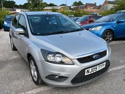 Silver Used 2009 Ford Focus Zetec Hatchback | £795 (Fair price)