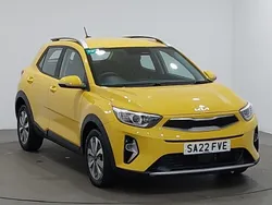 Yellow Used 2022 Kia Stonic 2 SUV | £16,298 (Fair price)