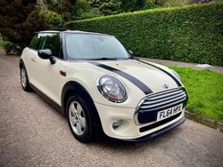 White Used 2014 Mini Cooper Hatch Hatchback | £8,650 (Fair price)