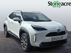 Used 2023 Toyota Yaris Hybrid Design SUV | £21,995 (Fair price)