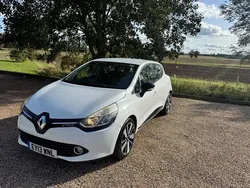 White Used 2013 Renault Clio IV Dynamique Hatchback | £2,491 (Fair price)