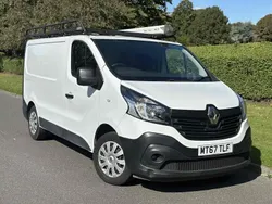 Glacier white Used 2017 Renault Trafic Business Van | £8,990 (Fair price)