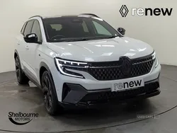 White Used 2024 Renault Austral Iconic Esprit Alpine SUV | £28,395 (Fair price)
