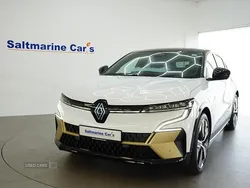 White/black Used 2024 Renault Mégane Iconic Hatchback | £22,290 (Fair price)