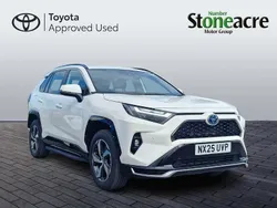White Used 2025 Toyota RAV4 Hybrid Design SUV | £35,950 (Good price)
