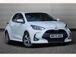 White Used 2024 Toyota Yaris Hybrid Hatchback | £18,999 (Fair price)