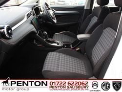 White Used 2023 MG ZS Excite Sedan | £14,490 (Fair price)