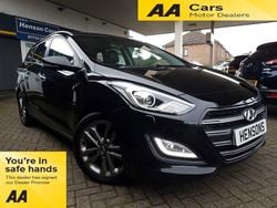 Black Used 2016 Hyundai i30 Premium Estate | £9,295 (A bit pricey)