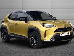 Brass gold with black roof Used 2022 Toyota Yaris Hybrid SUV | £21,750 (Fair price)