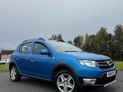 Blue Used 2014 Dacia Sandero Lauréate Hatchback | £3,200 (Super price)
