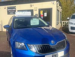 Blue Used 2017 Skoda Octavia SE Estate | £7,851 (Fair price)