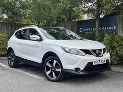 White Used 2016 Nissan Qashqai N-Connecta SUV | £9,750 (Fair price)