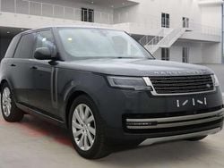 Used 2025 Land Rover Range Rover SE SUV | £77,900 (Good price)