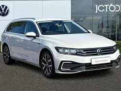 White Used 2021 VW Passat GTE Estate | £15,520 (Fair price)