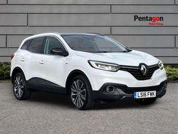 White Used 2016 Renault Kadjar Signature SUV | £9,295 (Fair price)