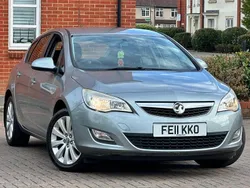 Silver Used 2011 Vauxhall Astra Hatchback | £2,500 (Fair price)