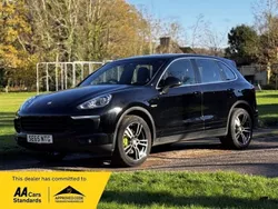 Black Used 2016 Porsche Cayenne SUV | £20,575 (Fair price)