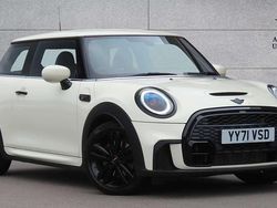 White Used 2021 Mini Cooper S Hatch Hatchback | £18,992 (Fair price)