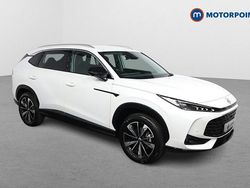 White New 2025 MG HS Trophy SUV | £22,599 (Fair price)