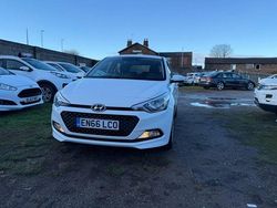 White Used 2017 Hyundai i20 SE Hatchback | £5,890 (Fair price)