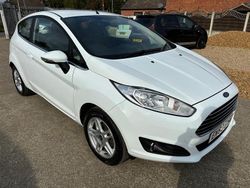 White Used 2013 Ford Fiesta Zetec Hatchback | £6,295 (Fair price)