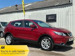 Red Used 2015 Nissan Qashqai Acenta SUV | £5,490 (Fair price)
