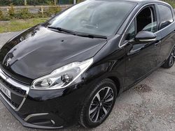 Black Used 2019 Peugeot 208 S Hatchback | £6,450 (Fair price)
