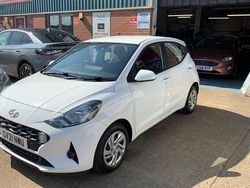 White Used 2021 Hyundai i10 SE Hatchback | £7,999 (Good price)