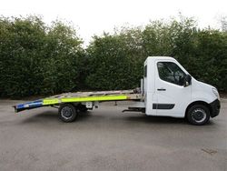 White Used 2016 Nissan NV400 SE Van | £15,594