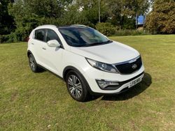 White Used 2016 Kia Sportage 3 SUV | £8,995 (Fair price)