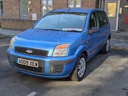 Blue Used 2009 Ford Fusion Style Hatchback | £1,690 (Good price)