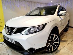 White Used 2014 Nissan Qashqai Tekna SUV | £9,485 (A bit pricey)