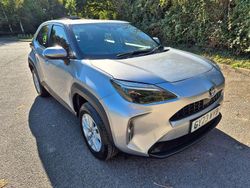 Silver Used 2023 Toyota Yaris Hybrid SUV | £20,895 (Fair price)