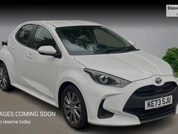 White Used 2024 Toyota Yaris Hybrid Hatchback | £19,274 (Fair price)